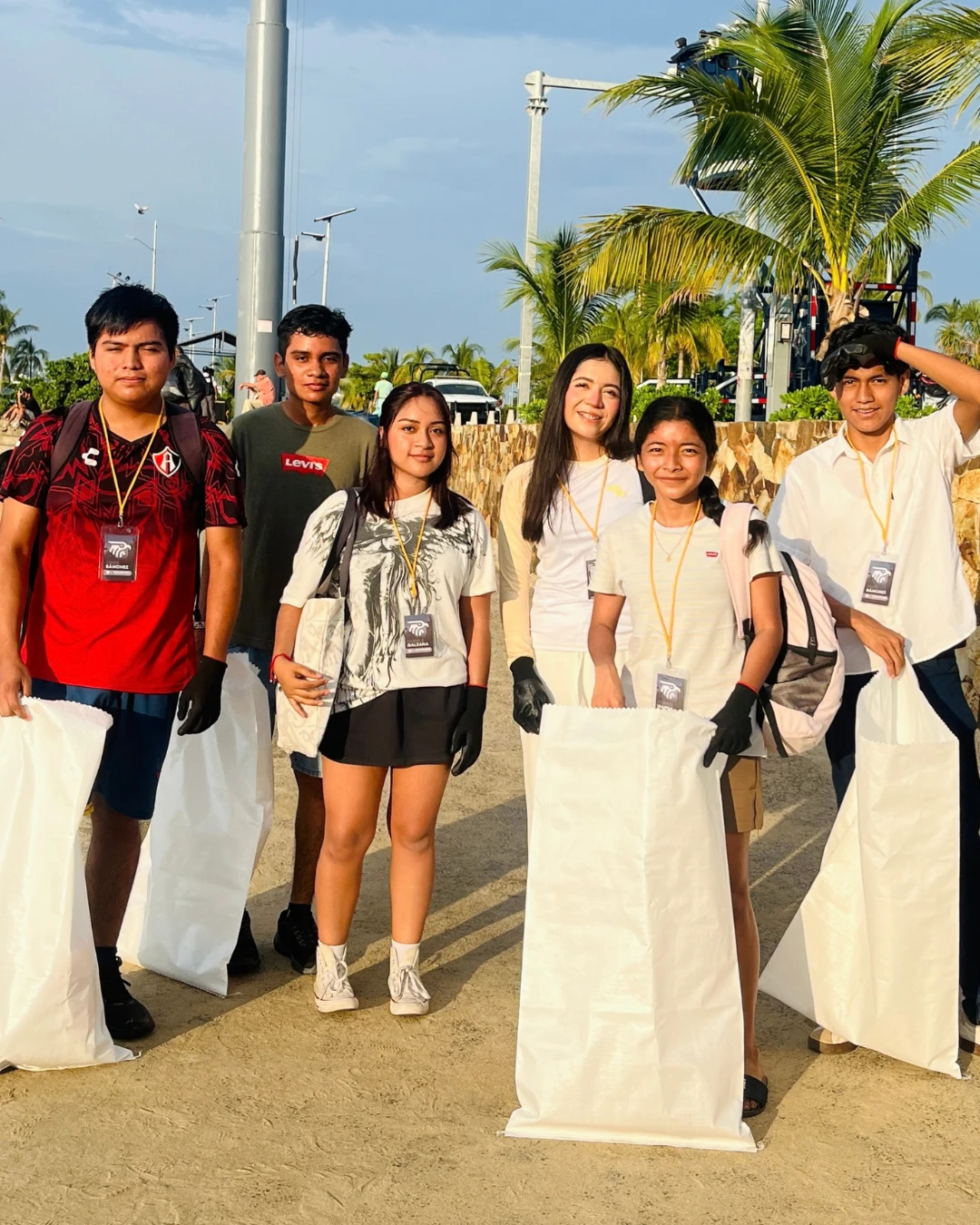 Voluntarios en playa